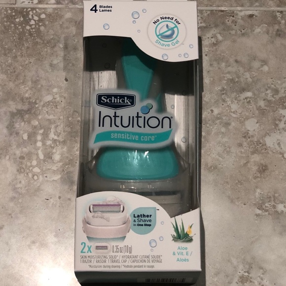 ReList - Schick Intuition Sensitive Core Razor - Picture 2 of 4